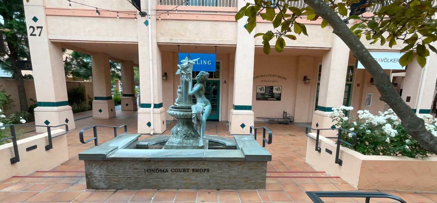 Sonoma Court Shops fountain
